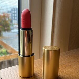 Luxuriously Lucent Lip Colour - go lightly